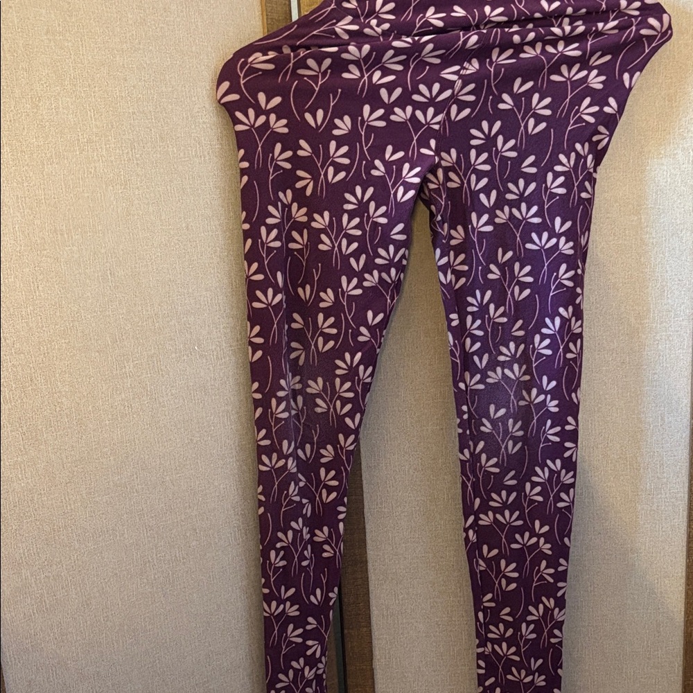 LuLaRoe Kids tween Leggings in Purple and Cream Floral
